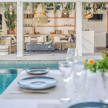 Appartamento Private With Private Heatead Pool, Sauna And Jacuzzi In Antibes