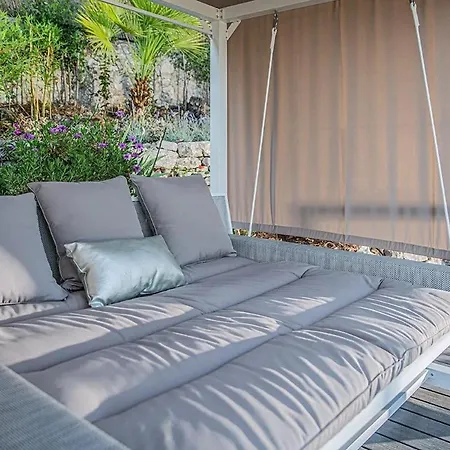 Appartamento Private With Private Heatead Pool, Sauna And Jacuzzi In *