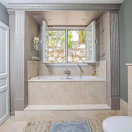 Private With Private Heatead Pool, Sauna And Jacuzzi In Lejlighed *