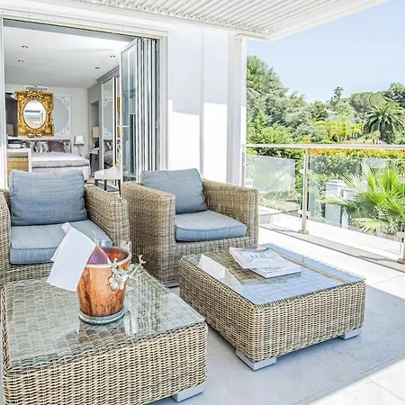 Appartamento Private With Private Heatead Pool, Sauna And Jacuzzi In Antibes