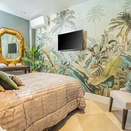 Private With Private Heatead Pool, Sauna And Jacuzzi In