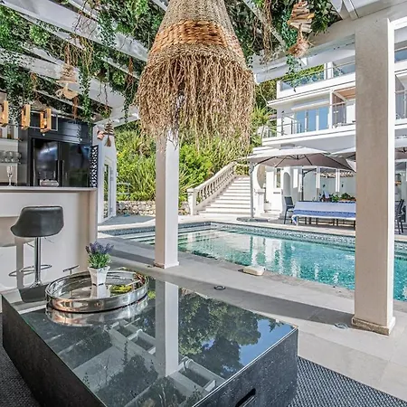Private With Private Heatead Pool, Sauna And Jacuzzi In Lejlighed *